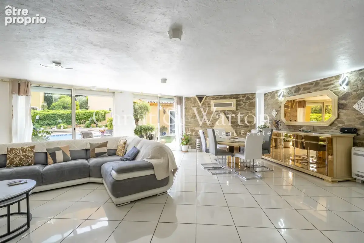 Proche du centre de cavalaire: villa d'architecte avec piscine - photo 2