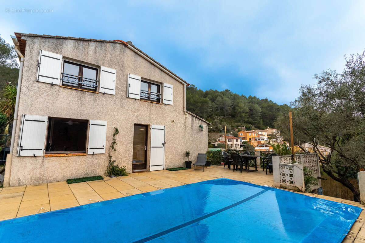 Maison à SOLLIES-TOUCAS