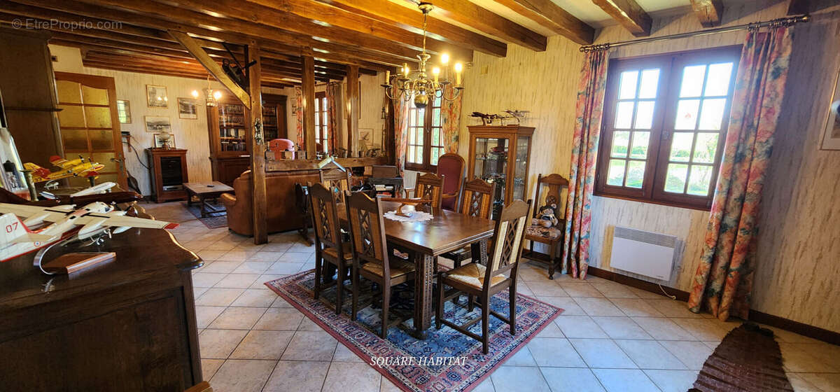 Maison à SEMUR-EN-VALLON