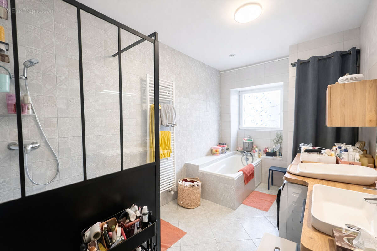 Appartement à MONTBOUCHER-SUR-JABRON