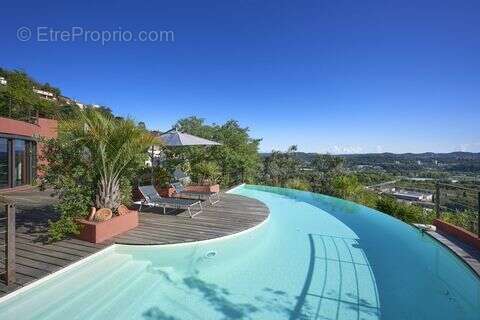 Maison à MANDELIEU-LA-NAPOULE