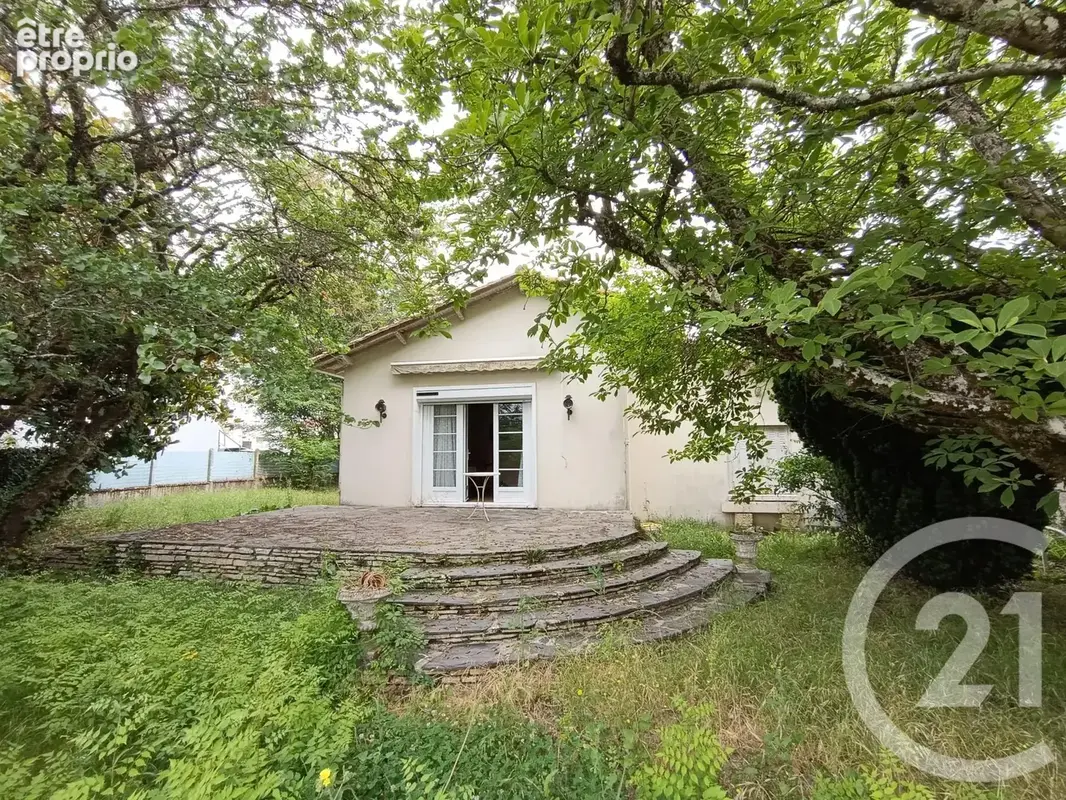 Maison à COUTRAS