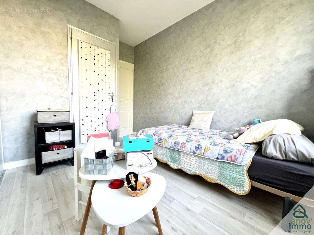 Maison à FONTAINE-LE-COMTE