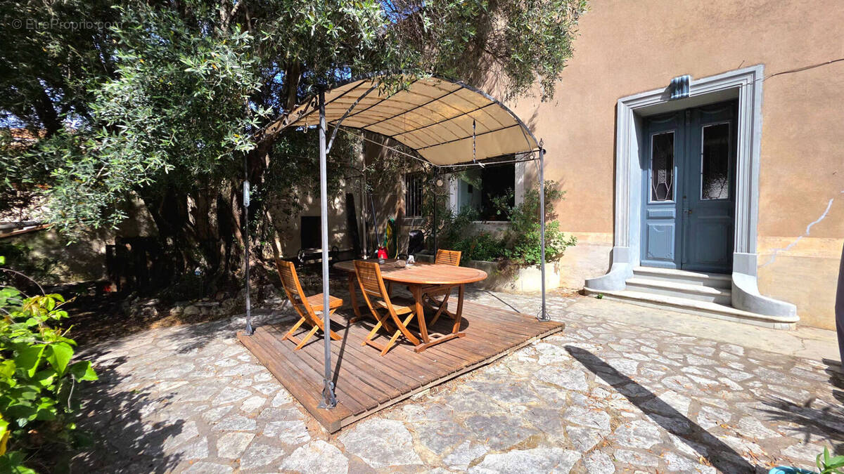 Appartement à LOUPIAN