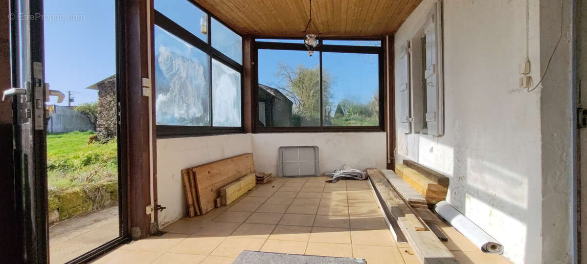 Maison à SAINT-HILAIRE-LE-VOUHIS