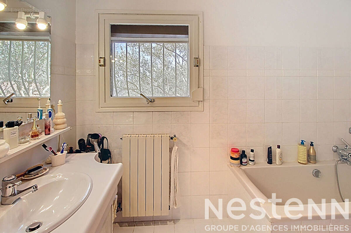 MAISON A VENDRE A LORGUES de 106 m2 de plain pied avec piscine sur un terrain clos de 2676m² - photo 9