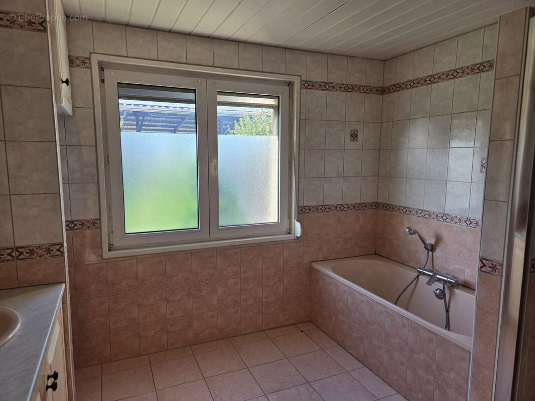 Appartement à ETALANS