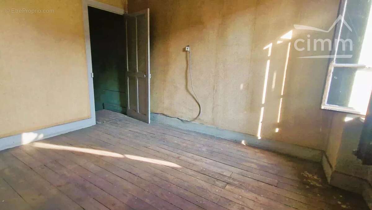 Appartement à LA TOUR-DU-PIN