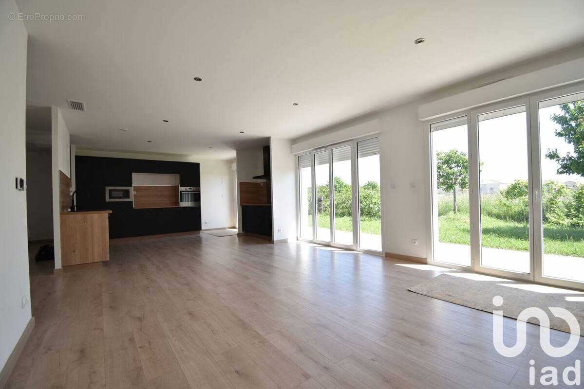 Photo 1 - Maison à SAINT-HILAIRE