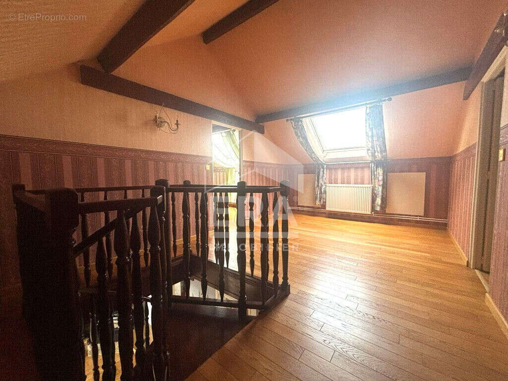 Maison à COURRIERES