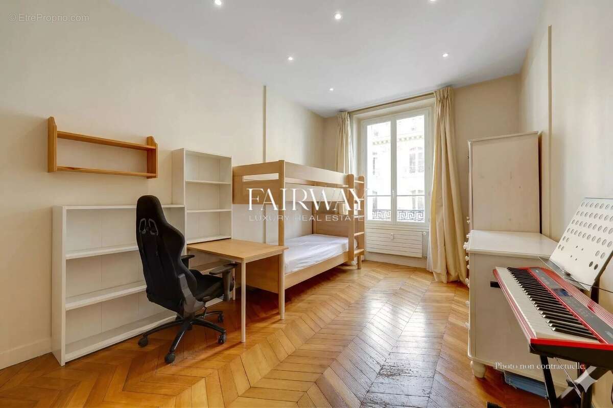 Appartement à PARIS-17E