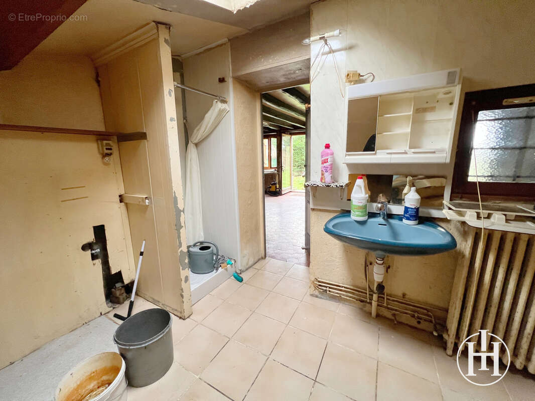 Maison à LURCY-LEVIS