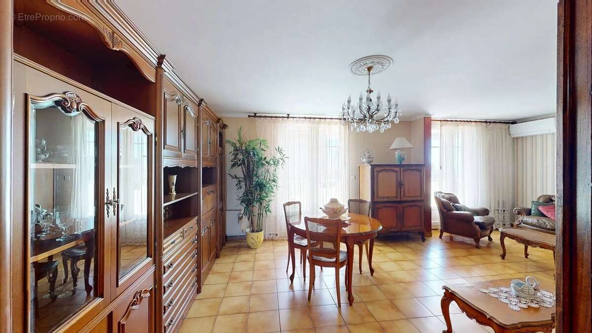 Appartement à PORT-DE-BOUC