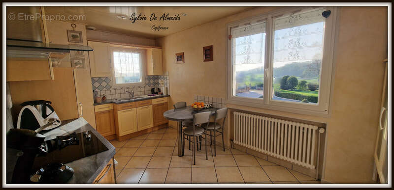 Maison à BAGE-LA-VILLE