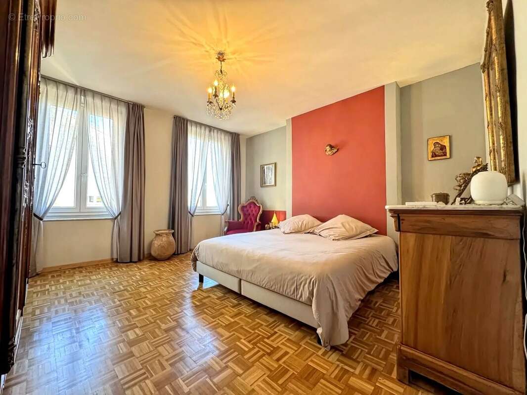 Appartement à MARSEILLE-6E