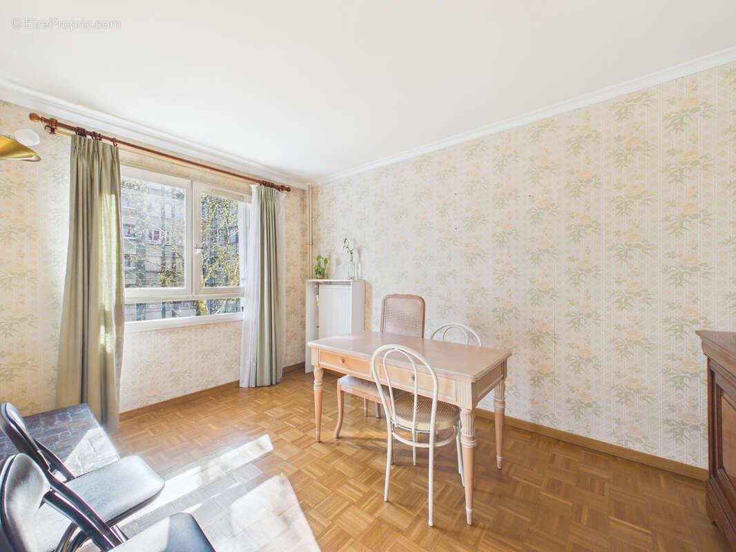 Appartement à SARTROUVILLE