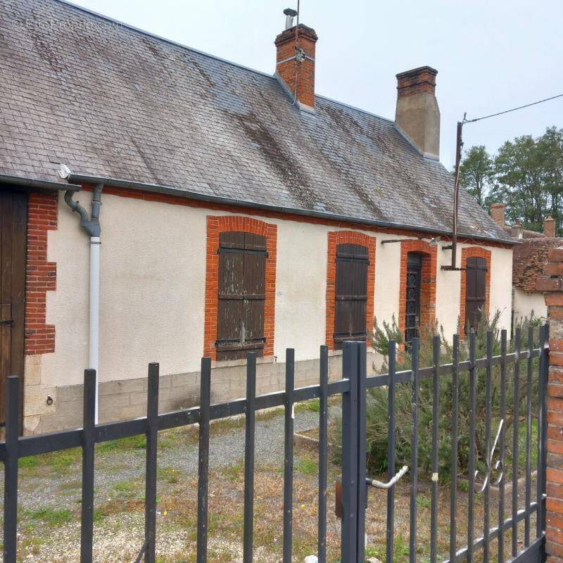 Maison à LES BORDES