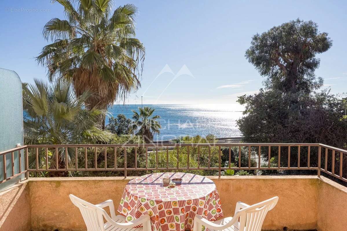 Appartement à VALLAURIS