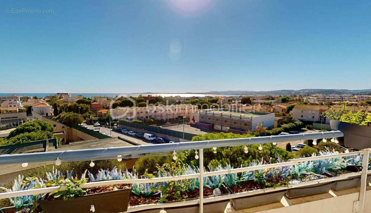 Appartement à SAINT-LAURENT-DU-VAR