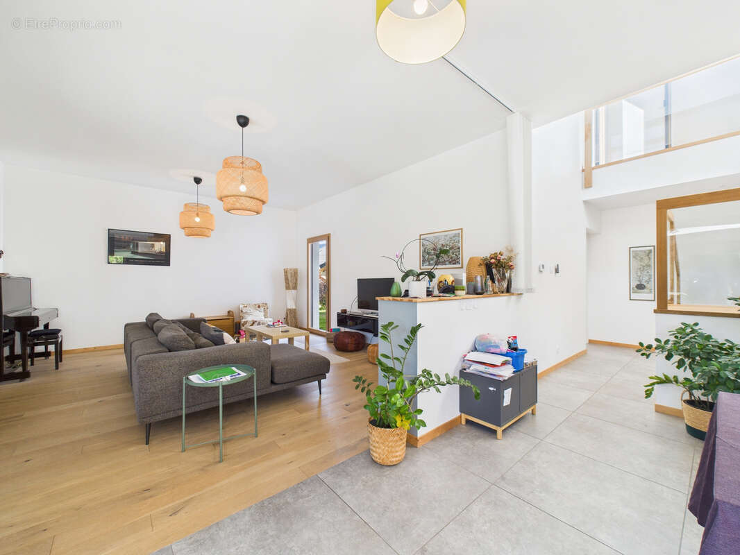 Maison à VIVIERS-DU-LAC