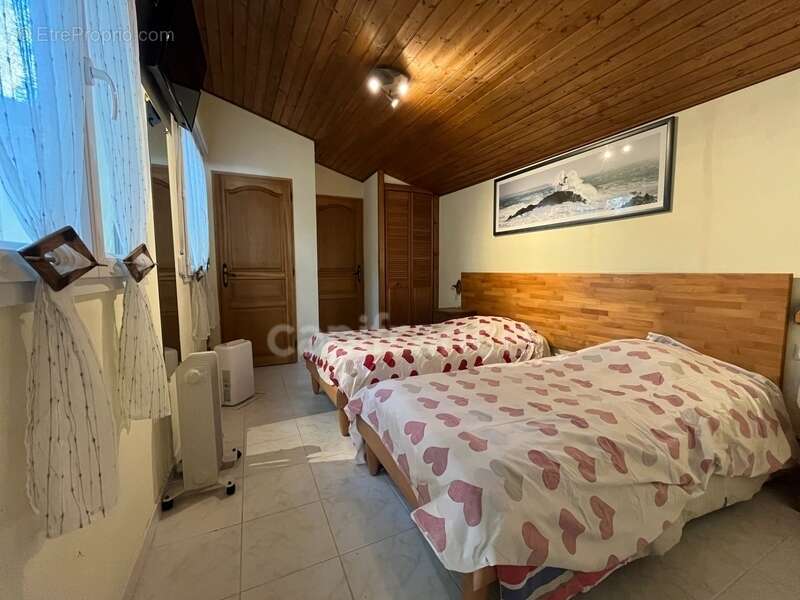 Propriété avec dépendances au coeur d’un jardin paysager– 230 m² habitables – À 10 min des plages des Sables-d'Olonne - photo 31