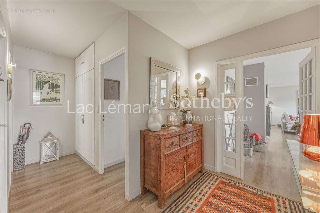 Maison à CHENS-SUR-LEMAN