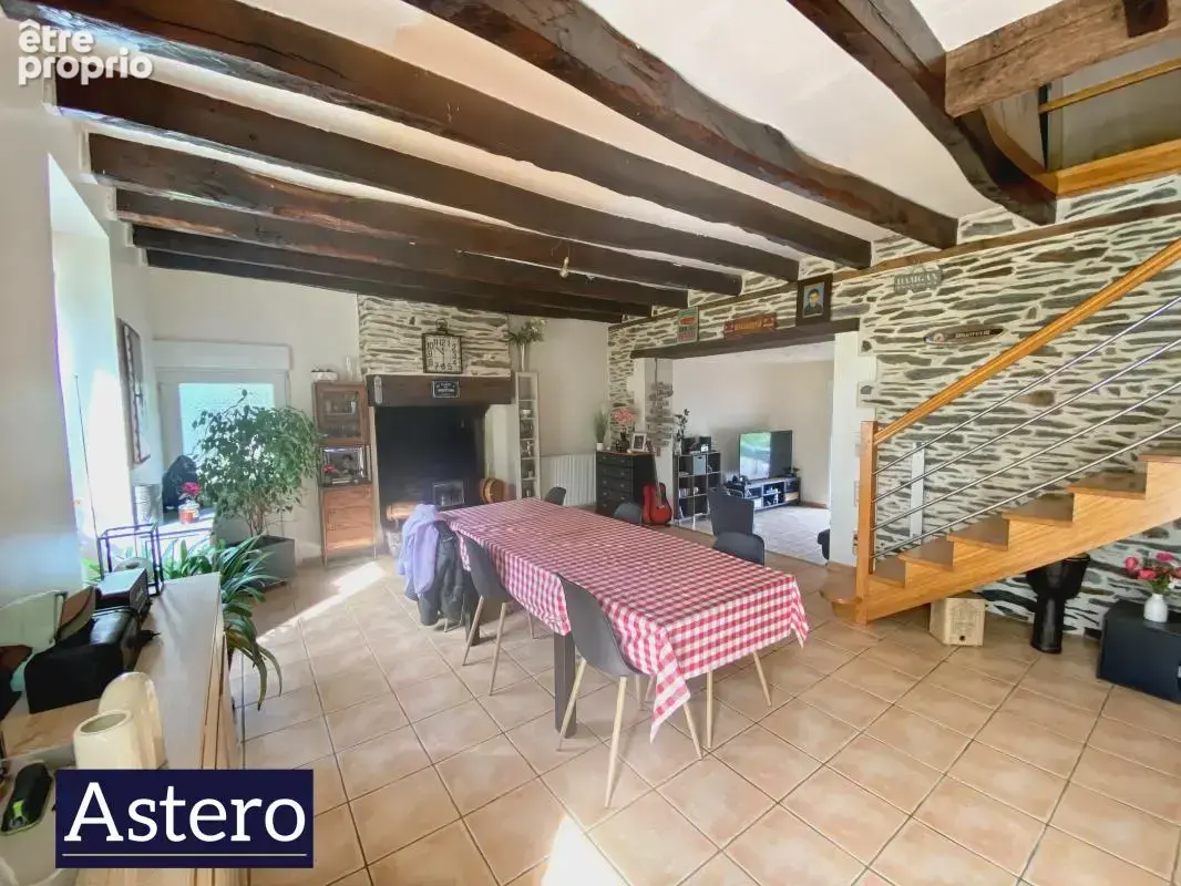 Maison à CREDIN