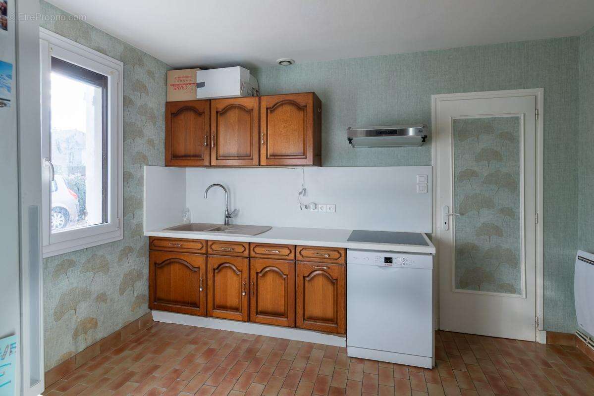 Maison à SAINT-MARTIN-BELLE-ROCHE