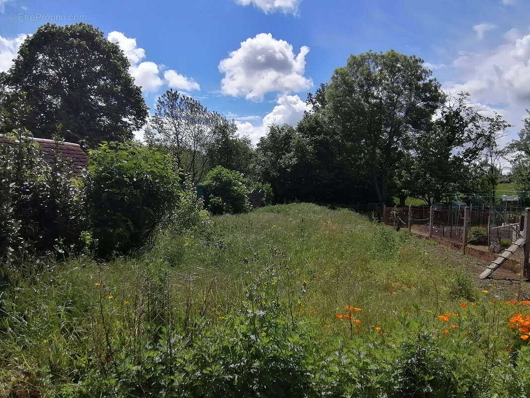 Maison à SAINT-DENIS-DE-JOUHET