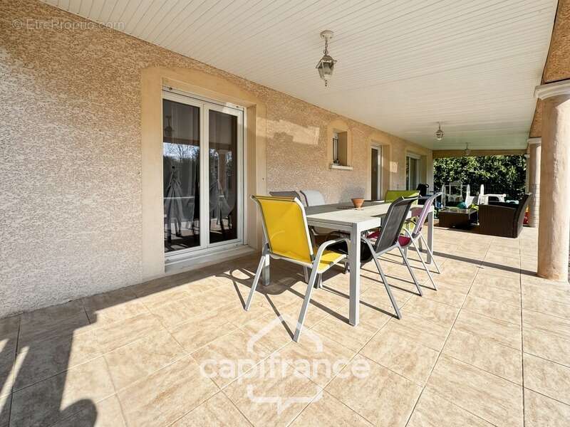 Maison à OUROUX-SUR-SAONE