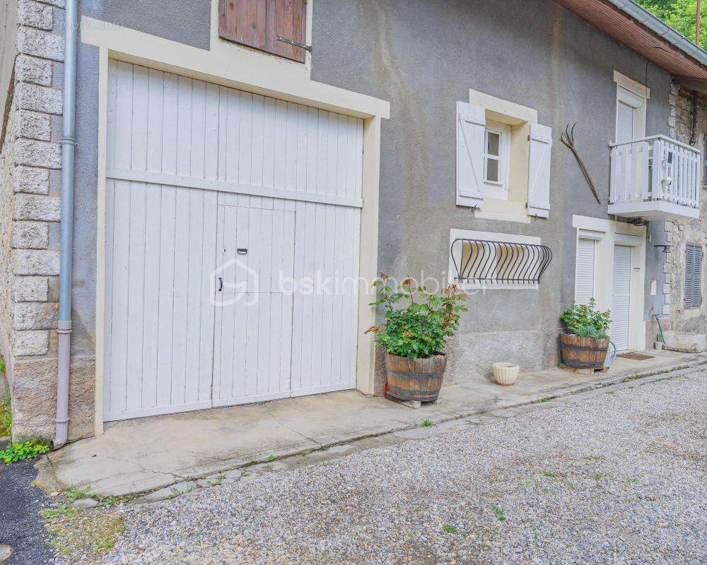 Maison à CULOZ