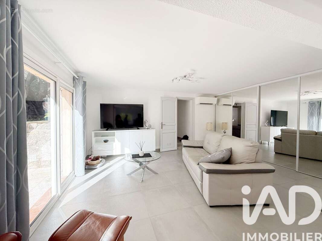 Photo 2 - Maison à SOLLIES-PONT