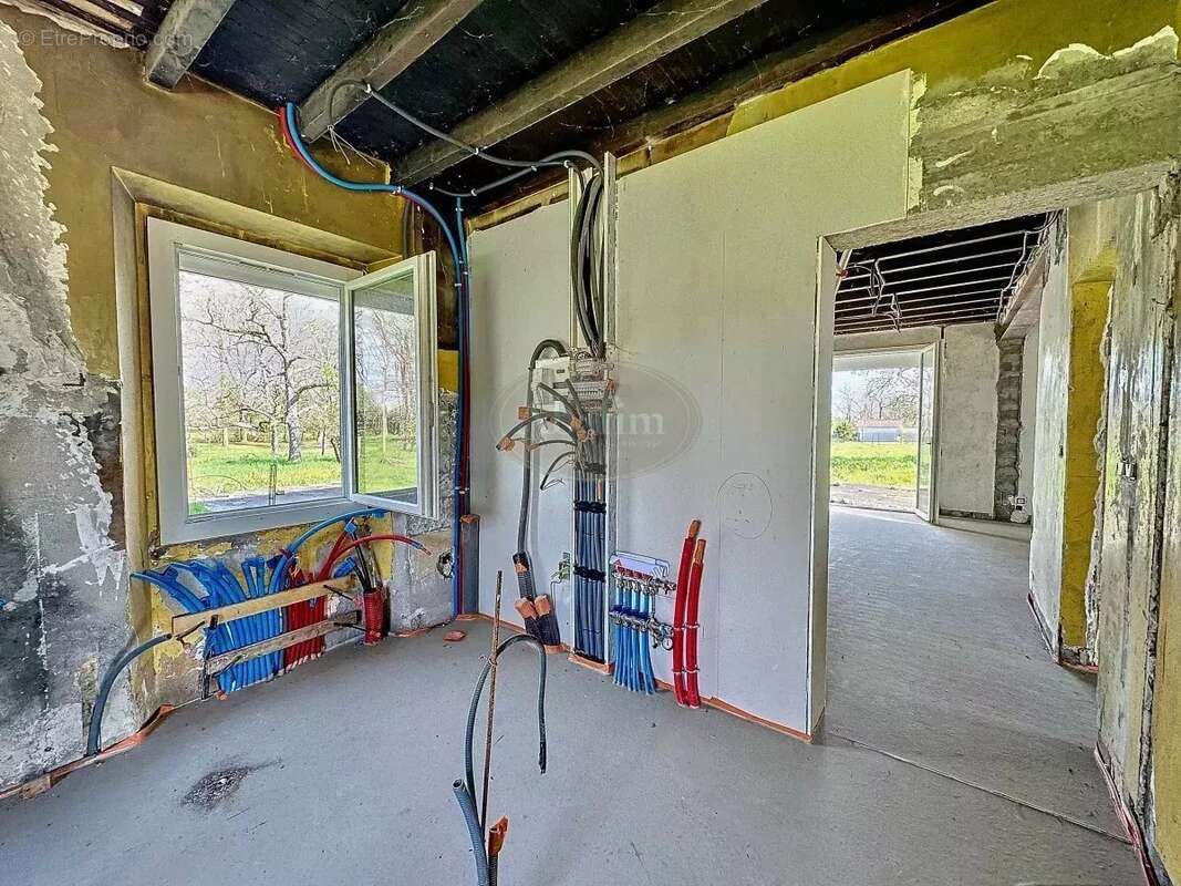 Maison à VILLENEUVE-LECUSSAN