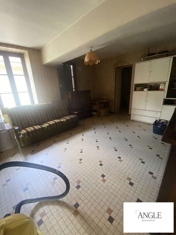 Maison à AILLIERES-BEAUVOIR