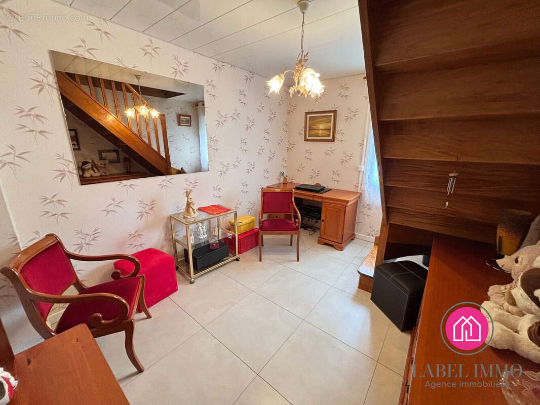 Maison 110 m² à Crespin  - photo 9
