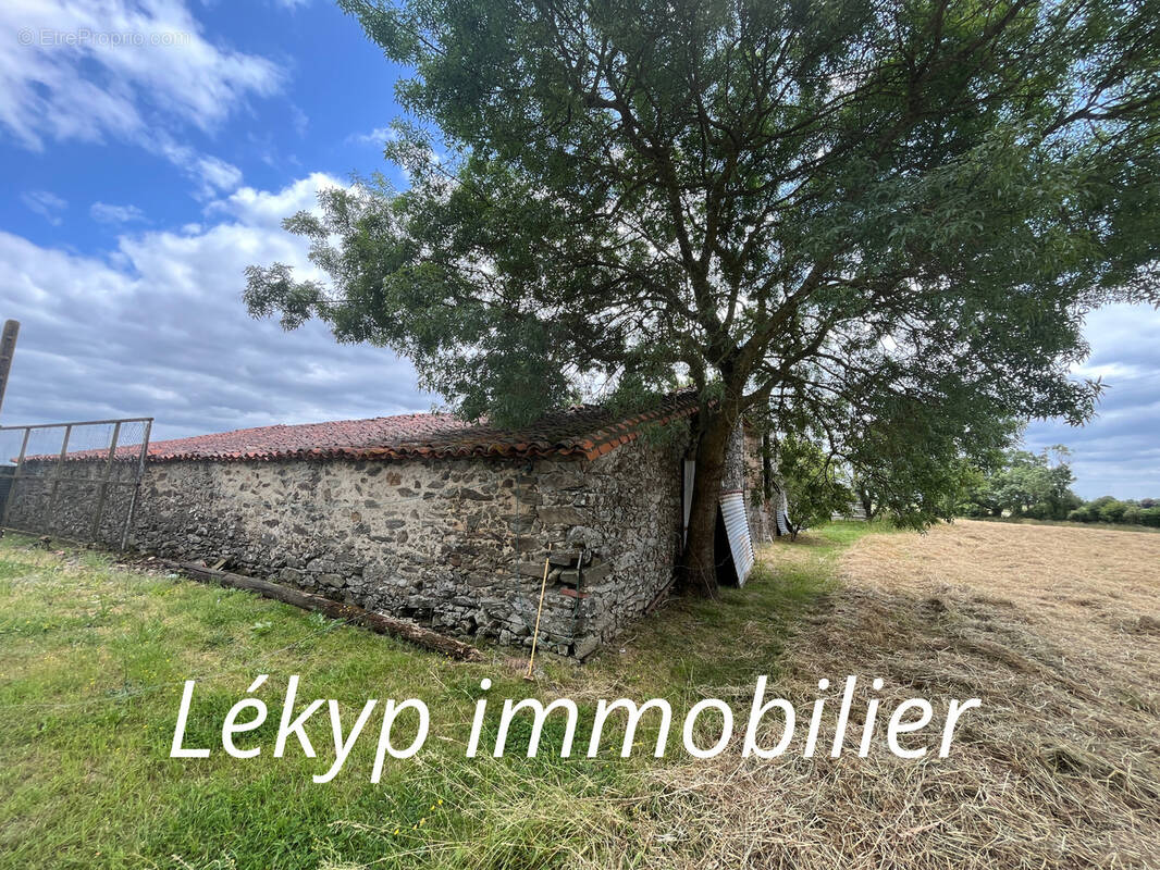 Maison à LES HERBIERS