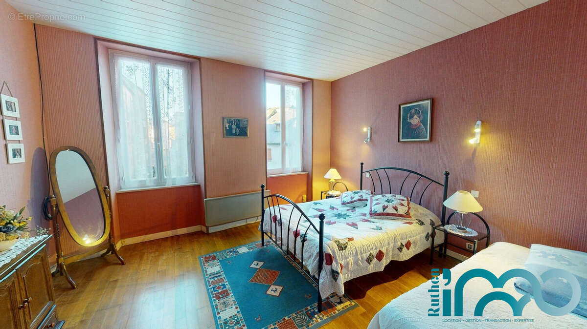 Maison à RIEUPEYROUX