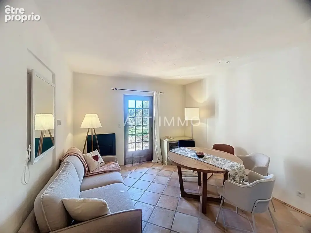 A vendre petite maison avec piscine partagee a cabrieres d'avignon - photo 2