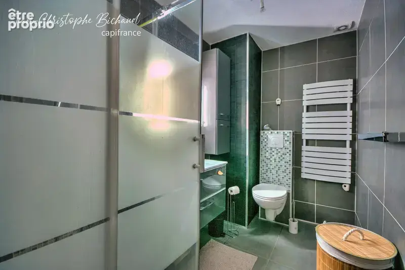 Maison de ville + local commercial loué - photo 5