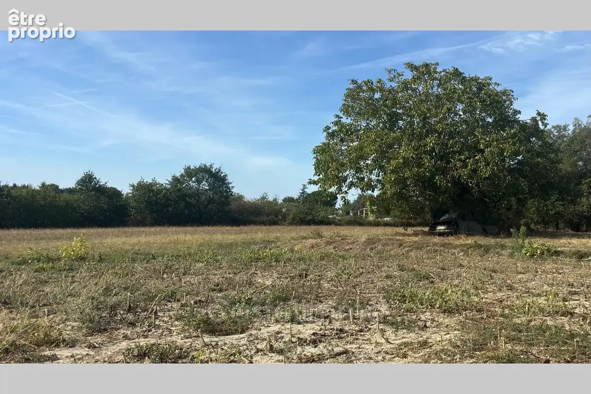 Photo Terrain à Garganvillar au prix de 39 500€