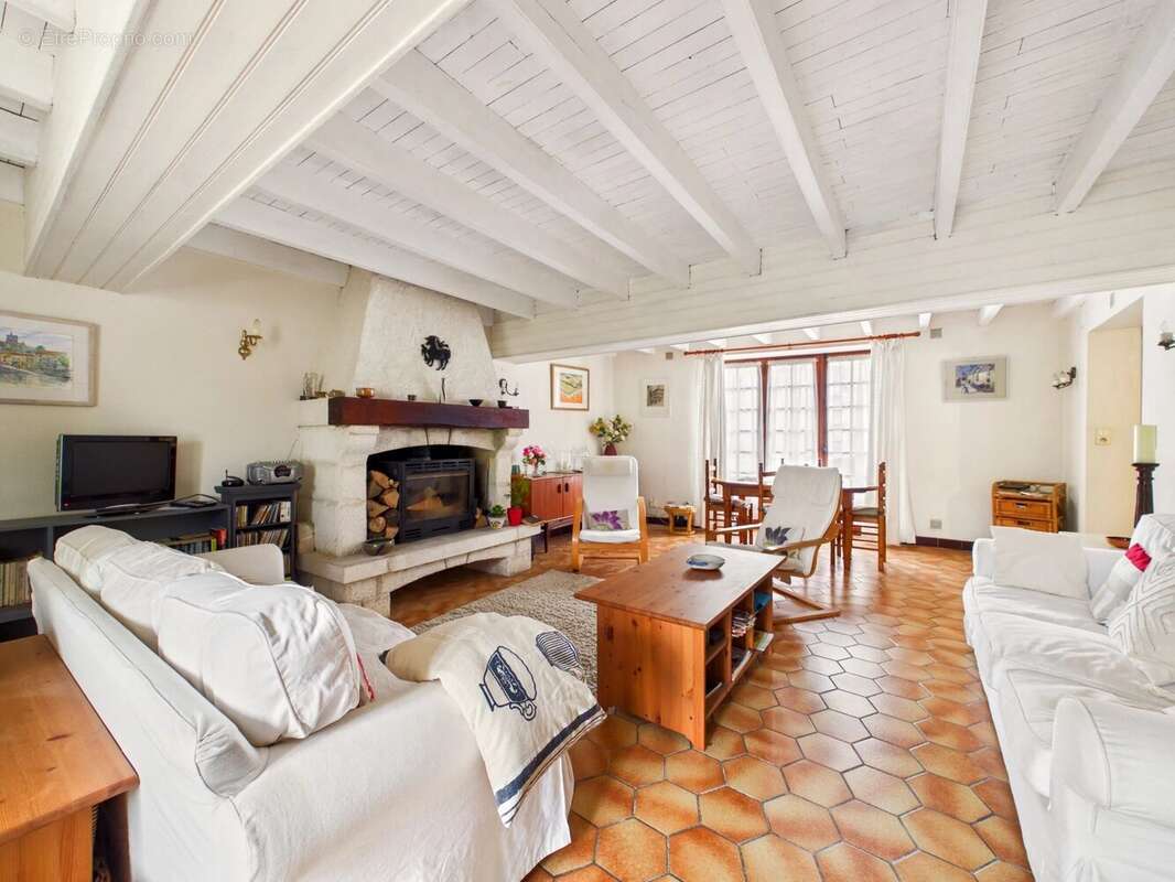Spacieuse maison de village comprenant quatre chambres. - photo 2