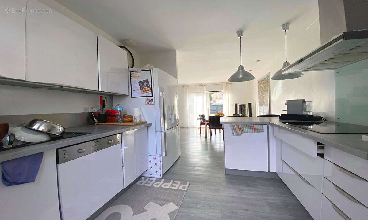 Maison à LES CLAYES-SOUS-BOIS