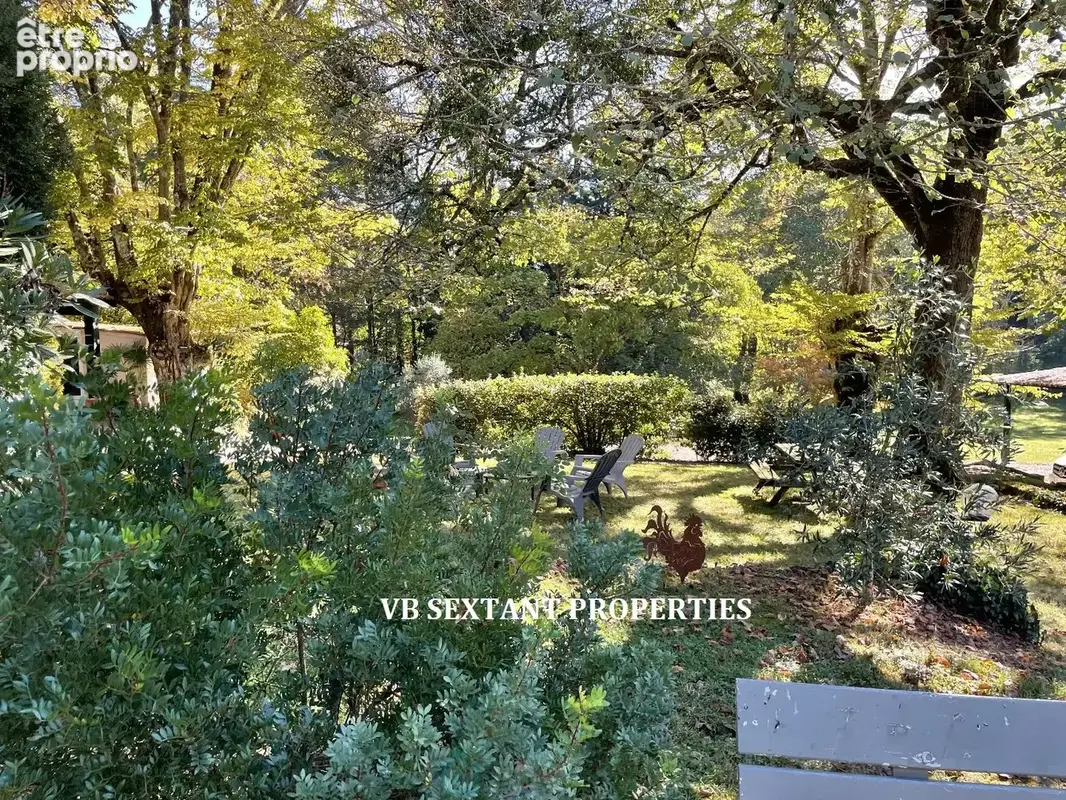 Aux portes de Bordeaux, propriété de charme avec belle demeure et dépendances dans un magnifique parc arboré - photo 13