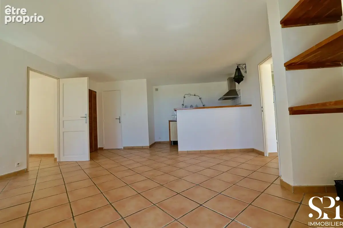 Vente maison Pierrefeu-du-Var (83)   Maison 195m2 au sol divisée 2 appartements   Terrain 1 740 m2 - photo 8