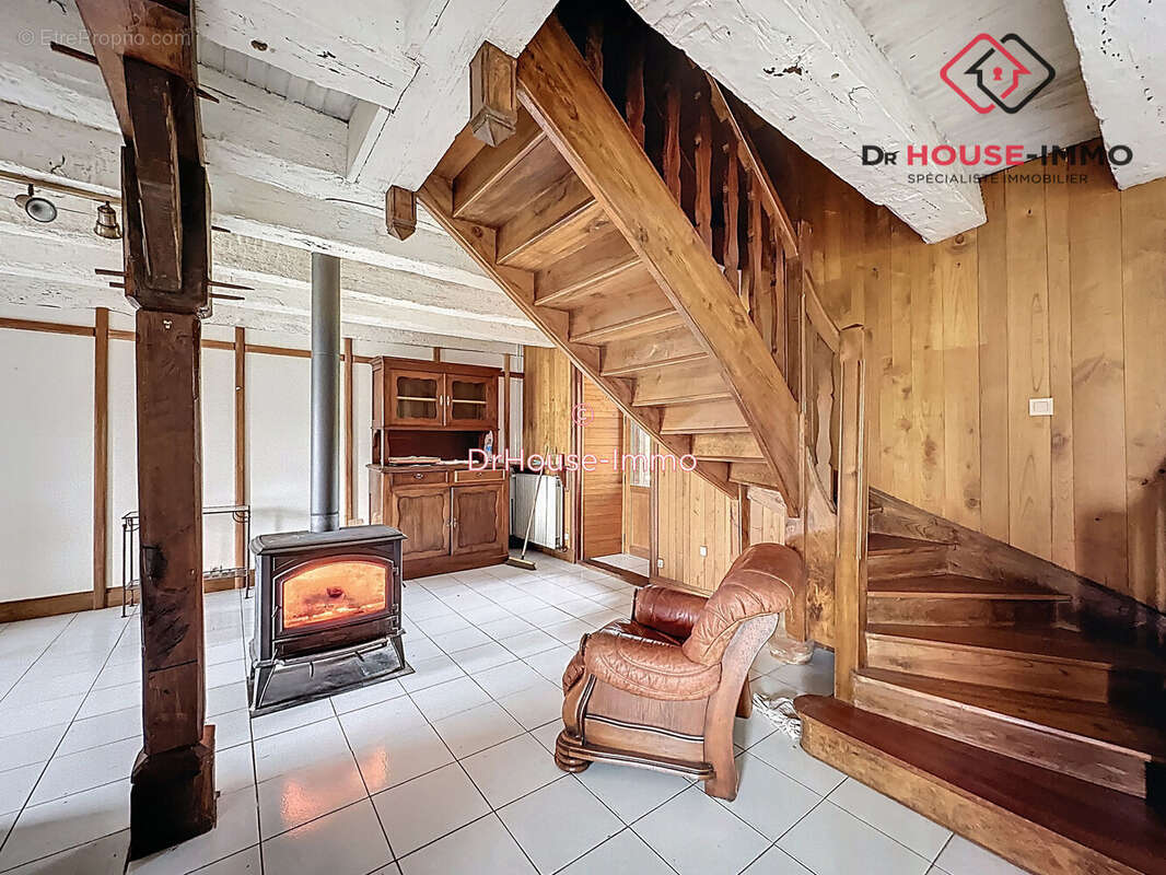 Maison à SAINT-SAUD-LACOUSSIERE