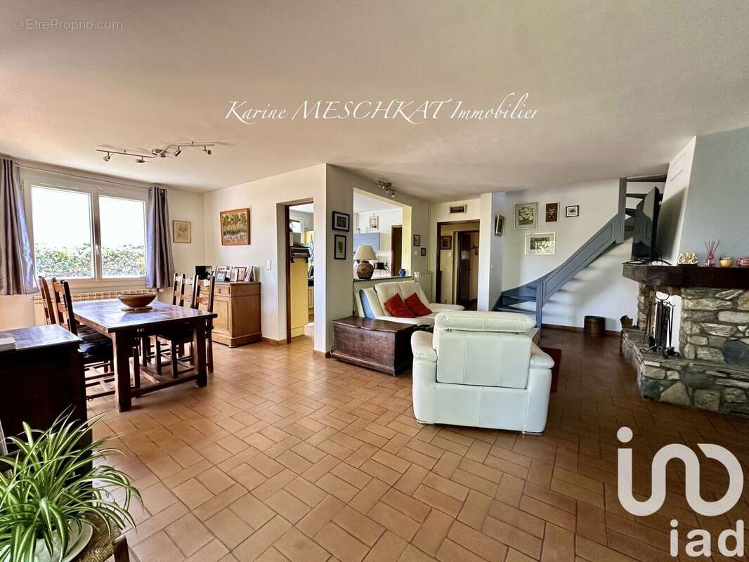 Photo 2 - Maison à PEYRUIS