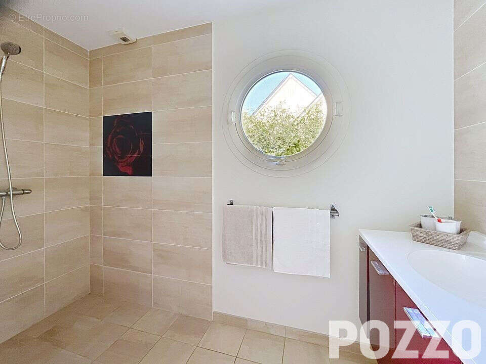 Maison contemporaine 198 m² -5 chambres -Vue Golf -Terrain 1400 m²-Saint-Lô - photo 8