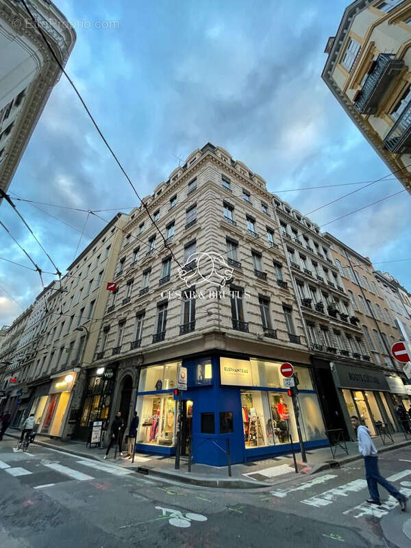 Immeuble de la rue - Appartement à LYON-1E