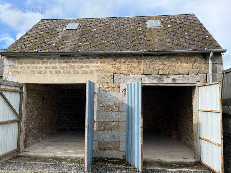 Maison à SAINT-SEVER-CALVADOS