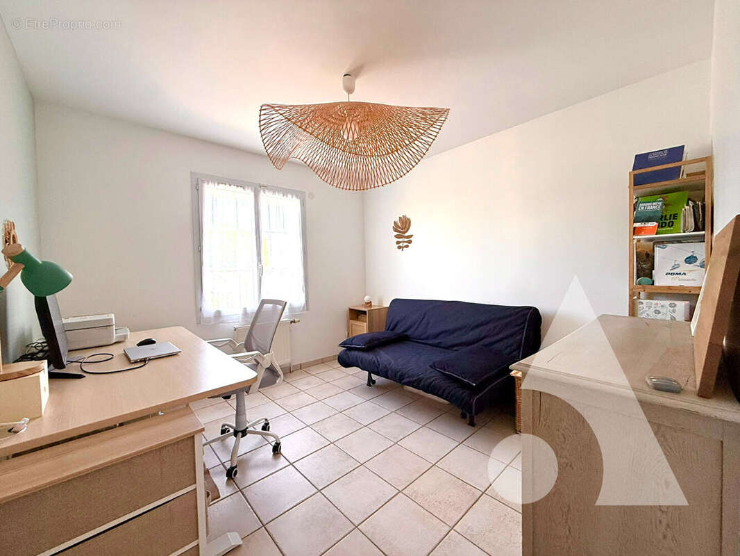Maison 4 chambres vivable de plain pied sur sous-sol avec jardin - photo 10